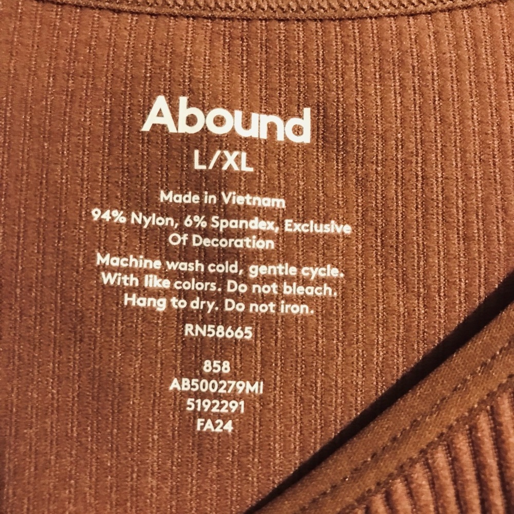 Abound Basic Top - Picture 5 of 5